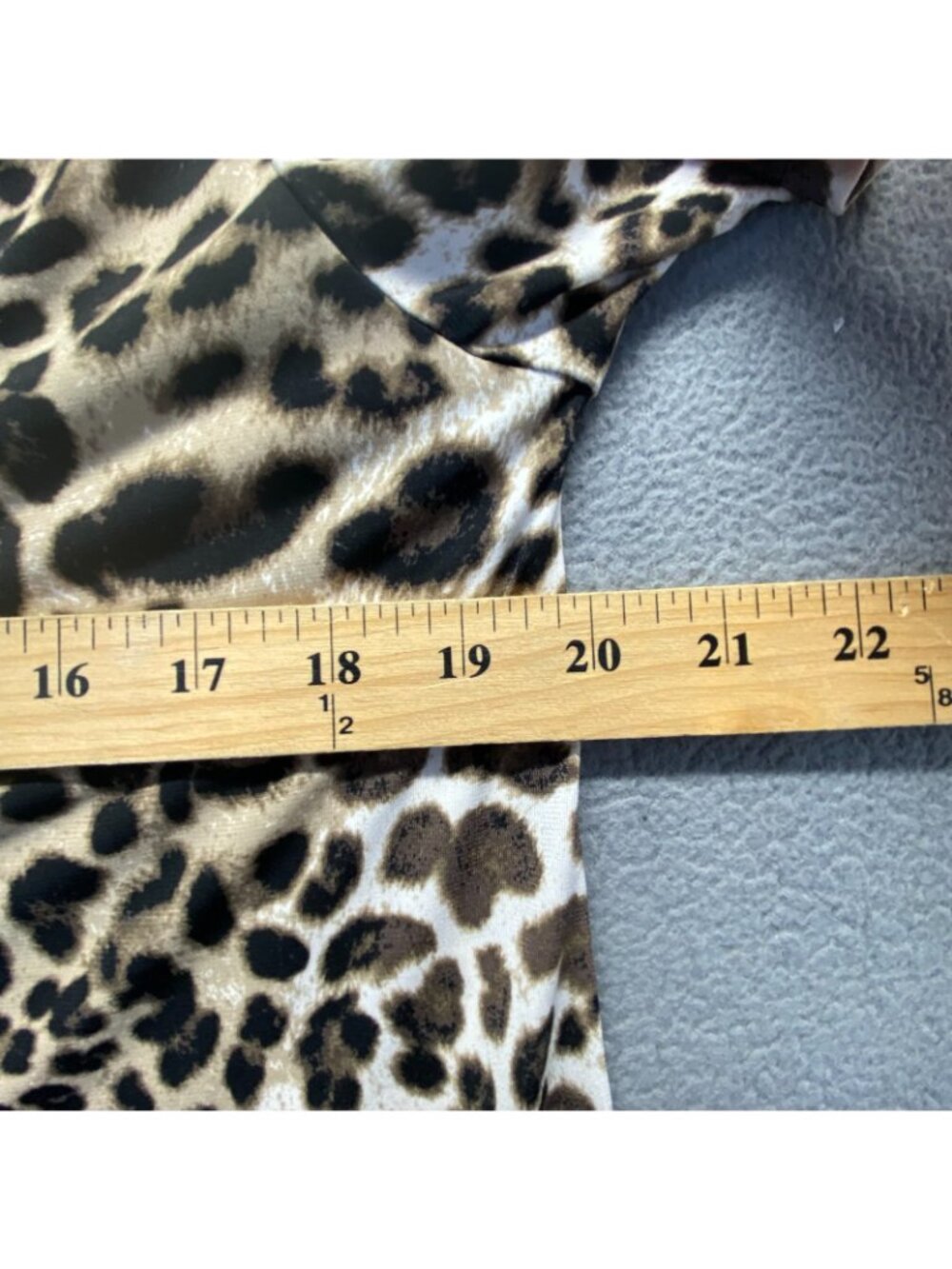 Ellen Tracy Women's Blouse Size M Animal Print Short Sleeve,Pullover Stretch - Picture 6 of 7